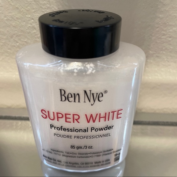 Ben nye super white professional powder - Picture 2 of 2